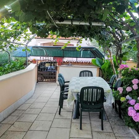 Apartman 100M2, Full Opremljen, Privatni Parking. Pula Extérieur photo