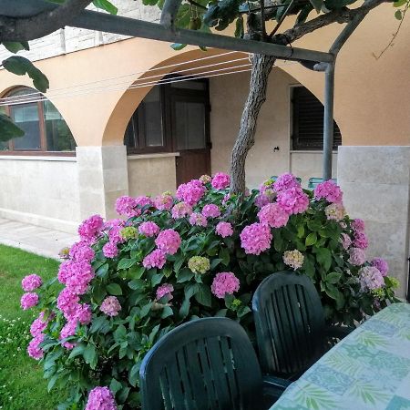 Apartman 100M2, Full Opremljen, Privatni Parking. Pula Extérieur photo
