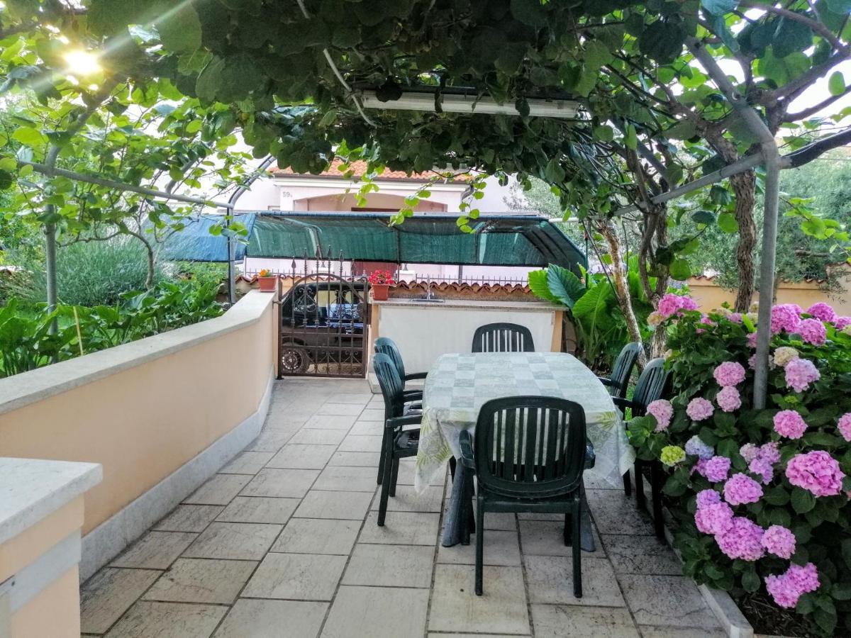 Apartman 100M2, Full Opremljen, Privatni Parking. Pula Extérieur photo