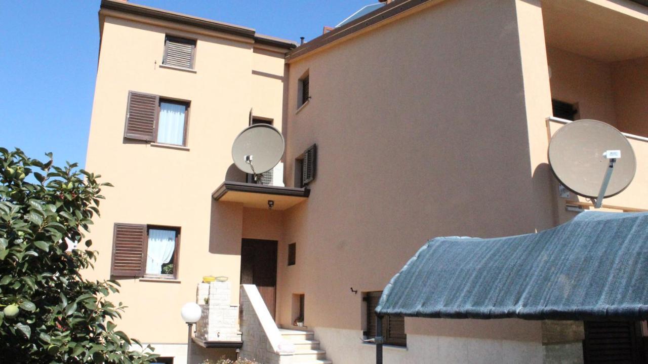 Apartman 100M2, Full Opremljen, Privatni Parking. Pula Extérieur photo