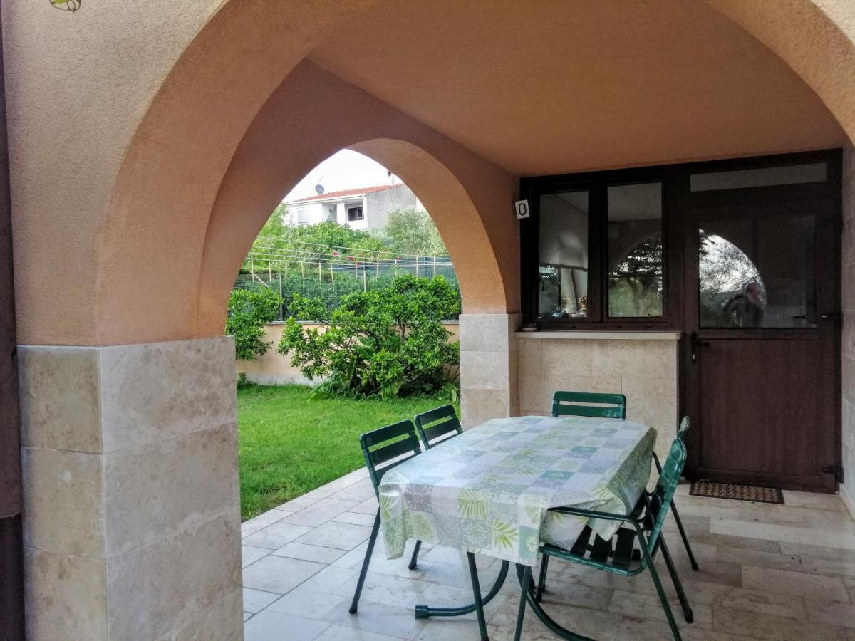 Apartman 100M2, Full Opremljen, Privatni Parking. Pula Extérieur photo