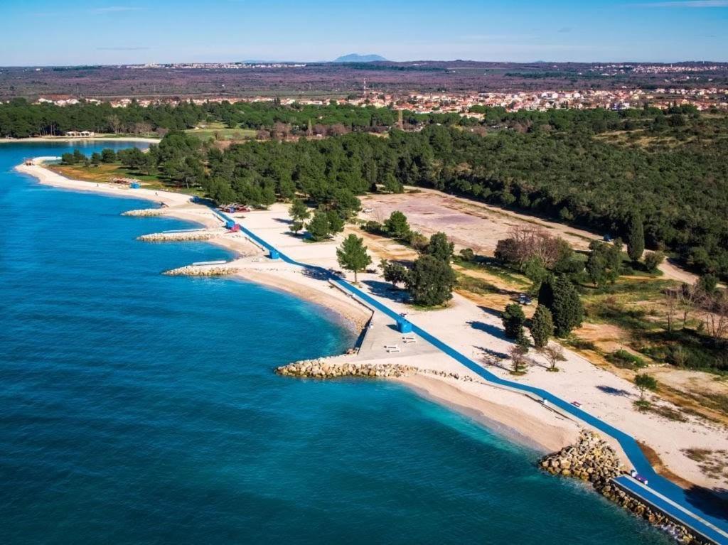 Apartman 100M2, Full Opremljen, Privatni Parking. Pula Extérieur photo